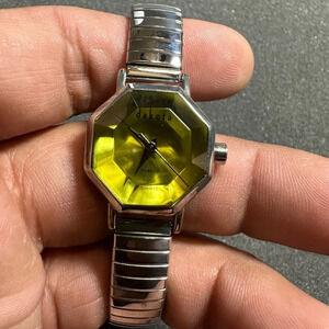 Dakota Ladies Quartz Watch Hexagon Green Dome Crystal Silver Tone Working
